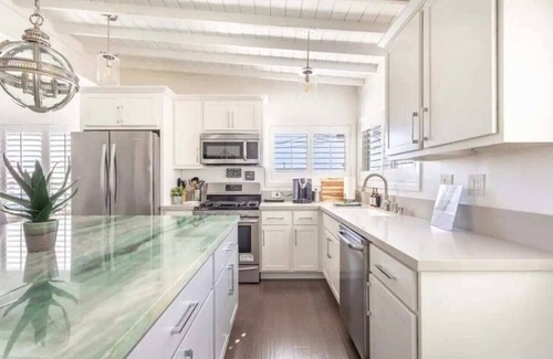 El Porto Apartment | Walk 2 Beach, Parking, A/C, W/D,15min 2LAX,Remodel