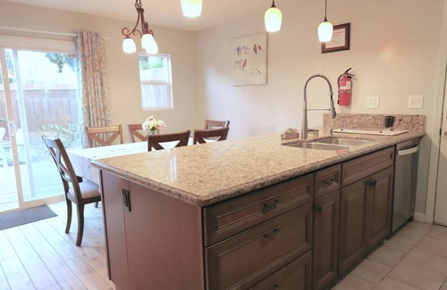 Capistrano Beach House | Walk 2 Ocean & Park, Backyard, Fast WiFi. Pomegranate Perch!