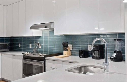 Center City West Apartment | Walk 6 mins to The Shops | Grill, Fireplace & Heating
