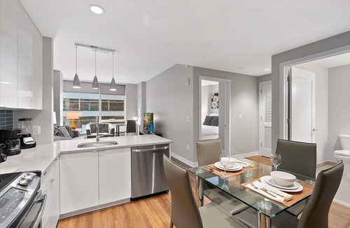 Center City West Apartment | Walk 6 mins to The Shops | Grill, Fireplace & Heating
