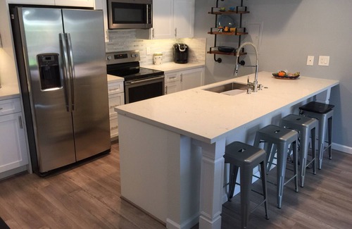 Twin Palms Condo | Walk-able Restaurants & Shopping, Pool, Parking, View, Spa, Tennis, pickleball
