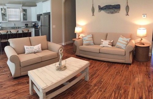 Bahama Beach House | Walk just 2 blocks to the beach!