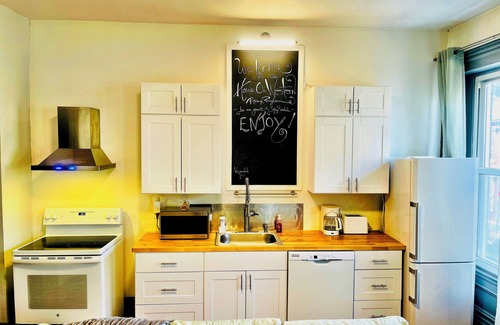 Allegheny-West House | ★WALK to ACRISURE STADIUM in 10 MINS! King Beds, FREE Park