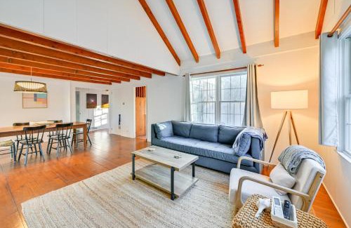 Beach Hampton House | Walk to Amagansett Beach Cottage with Deck!