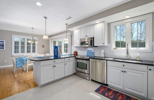 Bass River House | Walk to Beach and Near Bass River Central AC WiFi Four Shore
