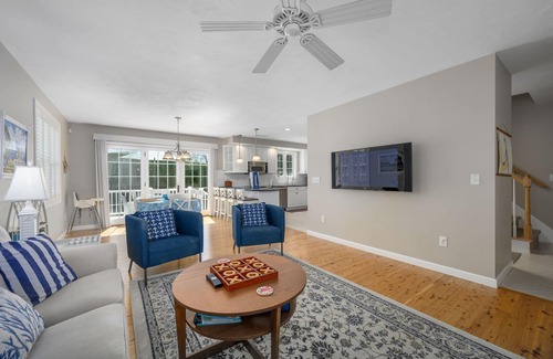 Bass River House | Walk to Beach and Near Bass River Central AC WiFi Four Shore