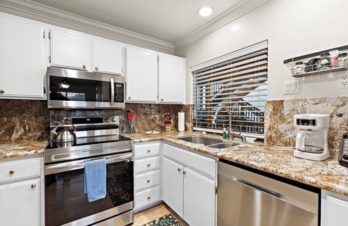 Monarch Beach Condo | Walk to Beach! Fireplace! - Beach Trail Bungalow! STR20-1201