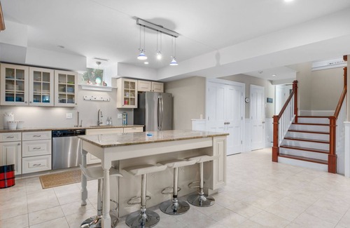 Chatham House | Walk to Beach Heated Pool Pet Friendly AC WiFi Sand Simeon