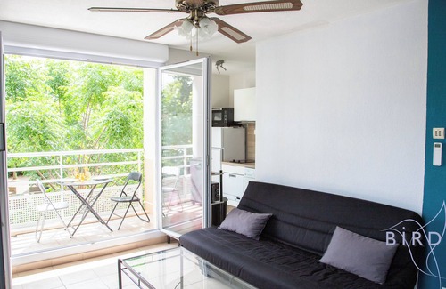 Cros-de-Cagnes Apartment | walk to beach with AC and swimpool
