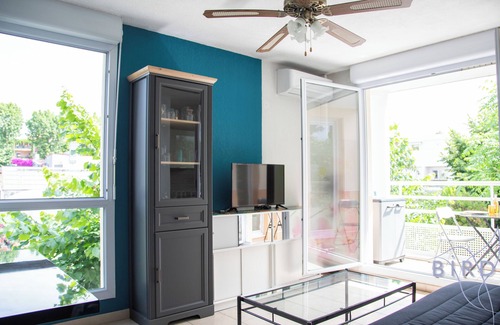 Cros-de-Cagnes Apartment | walk to beach with AC and swimpool