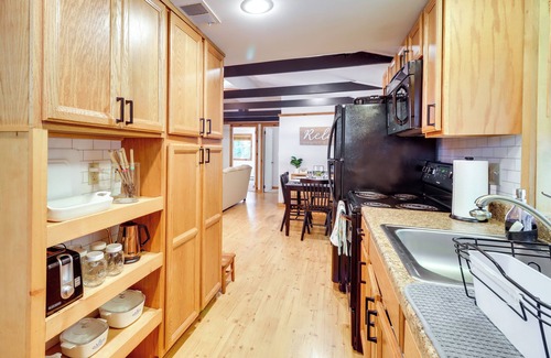 Pocono Lake House | Walk to Beaches: Tree-Lined Pocono Lake Retreat!