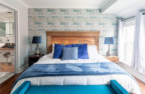Rutledge Hill House | Walk To Broadway-Charming Modern-Historic Townhome