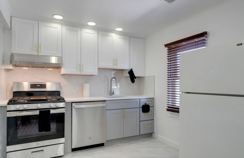 South Louisville Apartment | Walk to Churchill Downs: Louisville Apartment!