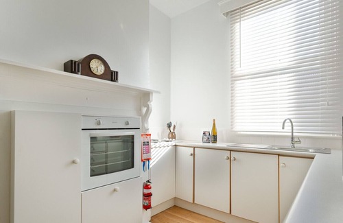 South Launceston House | Walk To City & Hospital