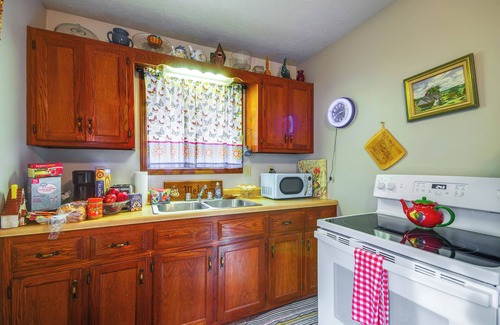 Lebanon Apartment | Walk to Civic Center & Dining: Lebanon Studio!