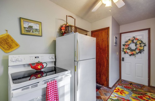Lebanon Apartment | Walk to Civic Center & Dining: Lebanon Studio!