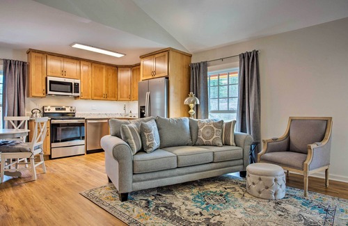 Saluda Apartment | Walk to Dining: Saluda Main Street Retreat!