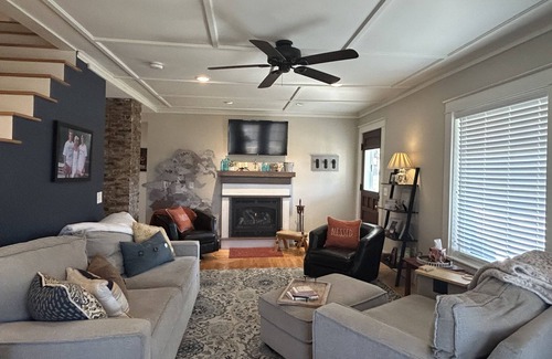 St. Albans House | Walk to downtown shops restaurants & recreation from this wonderful family home