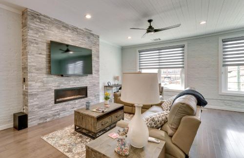 Lenoir Apartment | Walk to Downtown Cozy Lenoir Apartment!
