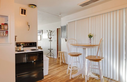 Murphys House | Walk to Downtown: Eclectic Murphys Home w/Decks!