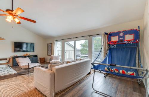 April Sound House | Walk to Lake Conroe Family-Friendly Getaway!