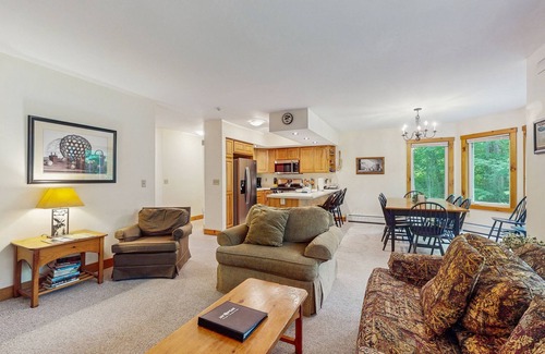 North Troy Condo | Walk to lifts, Pump House waterpark, golf course & much more