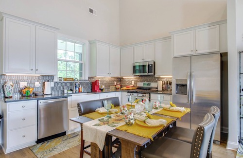 Greenwood Cottage | Walk to Marina: Lake Greenwood Retreat w/Hot Tub