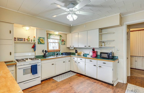 Medina Apartment | Walk to Medina Public Square: 1880 Historic Home