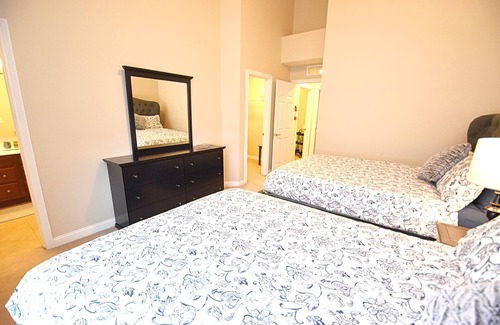 Roseland House | Walk to ND! 3 bedroom 3.5 bath townhome(123P)
