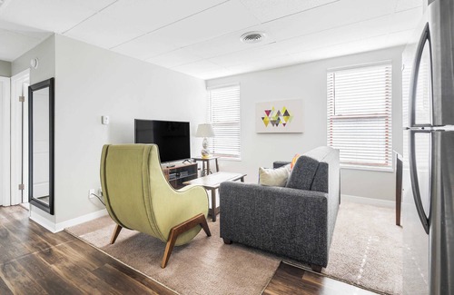 Chatham-Arch Apartment | Walk to Nightlife & Attractions