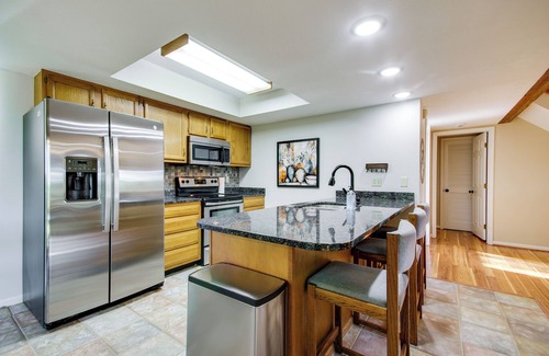 Flemington House | Walk to Pomme de Terre Lake: Pet-Friendly Escape