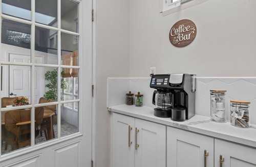 Tower Grove South House | Walk to Restaurants, Cafes & Park