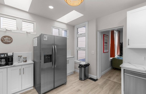 Tower Grove South House | Walk to Restaurants, Cafes & Park