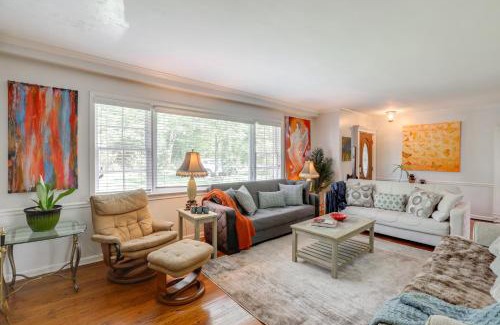 New Hope House | Walk to Restaurants New Hope Home with Deck and Yard!