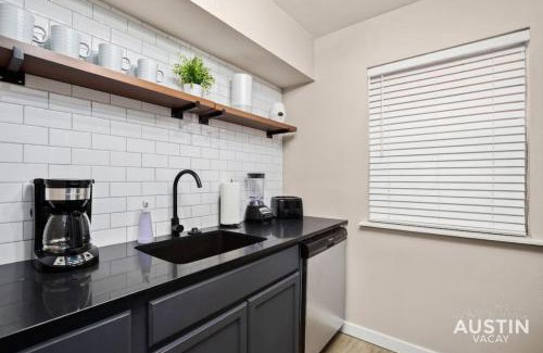 Brentwood Apartment | Walk to Restaurants or Cook in Subway Tile Kitchen