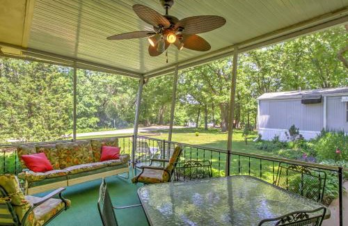 Bellevue House | Walk to River! Its A Wonderful Life Cottage