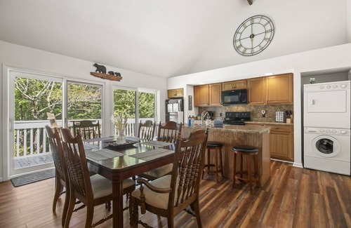 Beech Mountain House | Walk To Slopes! End Unit Townhouse! Kid Friendly!