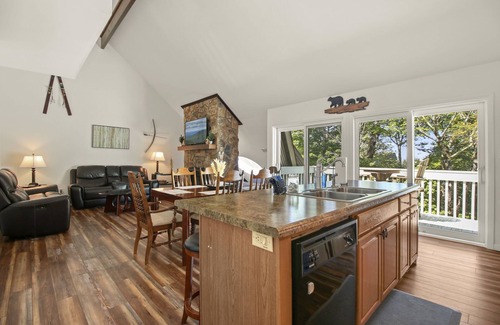 Beech Mountain House | Walk To Slopes! End Unit Townhouse! Kid Friendly!