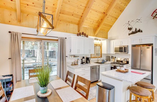 Summit Estates Cabin | Walk to Snow Summit! Cabin Near Chairlift/Shuttle