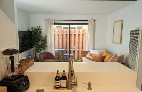 El Segundo Apartment | Walk to the Beach Manhattan Beach Parking