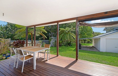 Crescent Head House | WALK TO THE BEACH FROM THIS KILLICK CREEK HIDEAWAY