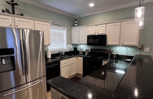 Long Beach Condo | Walk to the Beach from this tranquil Beau Clair condo in Long Beach, MS!