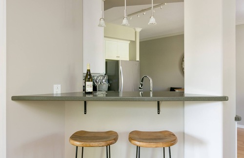 North End Condo | Walk to the beach in moments!