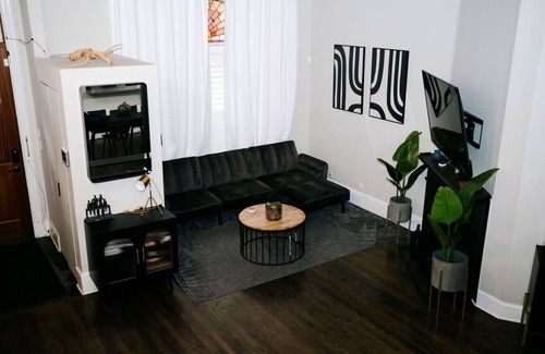 Old Town House | Walk to the Beach! Theater-Coffee Bar-Games-Gym