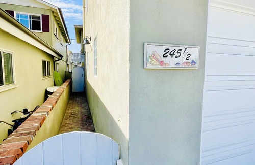Hermosa Beach House | Walk to the beach, park and piers!