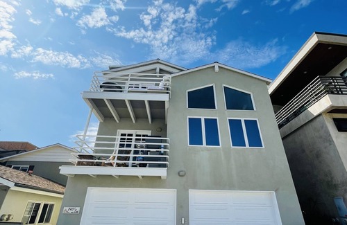 Hermosa Beach House | Walk to the beach, park and piers!