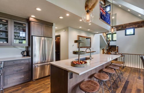 Four O'Clock House | Walk to the slopes! Completely remodeled with 5-star finishes and private hot tub!