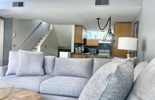 Sea Pines Condo | Walk to the Beach 2BR/2BA Golf Views/Walk-In Shower/Smart TV/WIFI/Grill/New Sofa