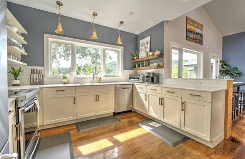 Northside House | Walk to TN River Activities-Parks-Shops-Dining-Publix.