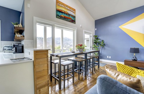 Northside House | Walk to TN River Activities-Parks-Shops-Dining-Publix.